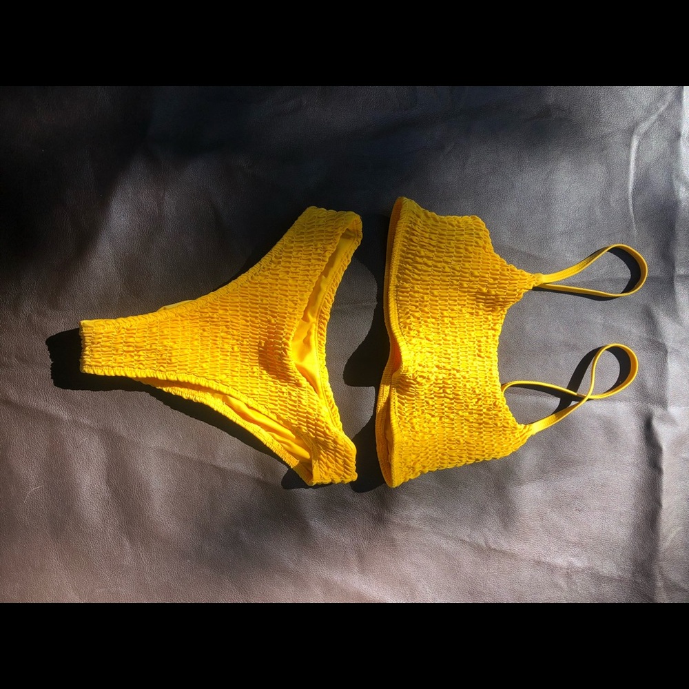 Mosmaan Ribbed Bikini Set